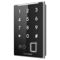 Leitor de acesso - Acesso por impressão digital, cartão MF DESFire, código QR e PIN - Indicador LED e acústico - Wiegand 26/34 | RS485 - Compatível com os controladores Hikvision - Apto para exterior IP65